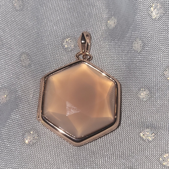 Stella & Dot Rose Gold Locket - Picture 2 of 4